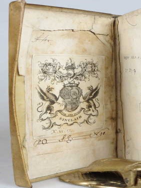 Mythologi&aelig;, sive Explicationis Fabularum, Libri Decem. In Quibus Omnia Prop&egrave; Naturalis & Moralis Philosophi&aelig; Dogmata Contenta fuisse Demonstratur. Nuper ab ipso Autore Recogniti & Locupletati. Eiusdem Libri IIII de Venatione&hellip; Addita Mythologia Musarum, a Geofredo Linocerio uno Libello Comprehensa, & nunc Recens &agrave; F.S. Multis & F&oelig;dis Mendis Expurgata.